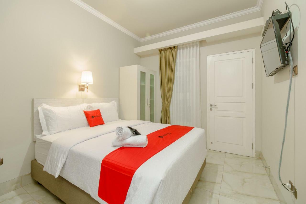 Hotel Reddoorz Near Taman Makam Pahlawan Cikutra Bandung Exterior foto